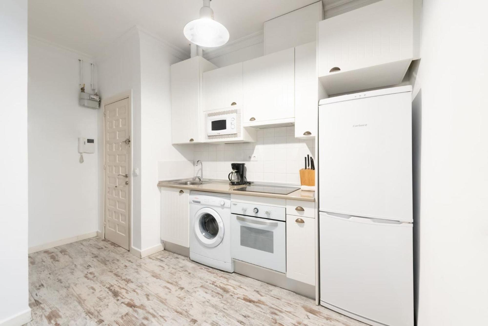 Apartamentos Day Madrid Plaza De Espana Centro Gran Via Sol Malasana Exteriör bild