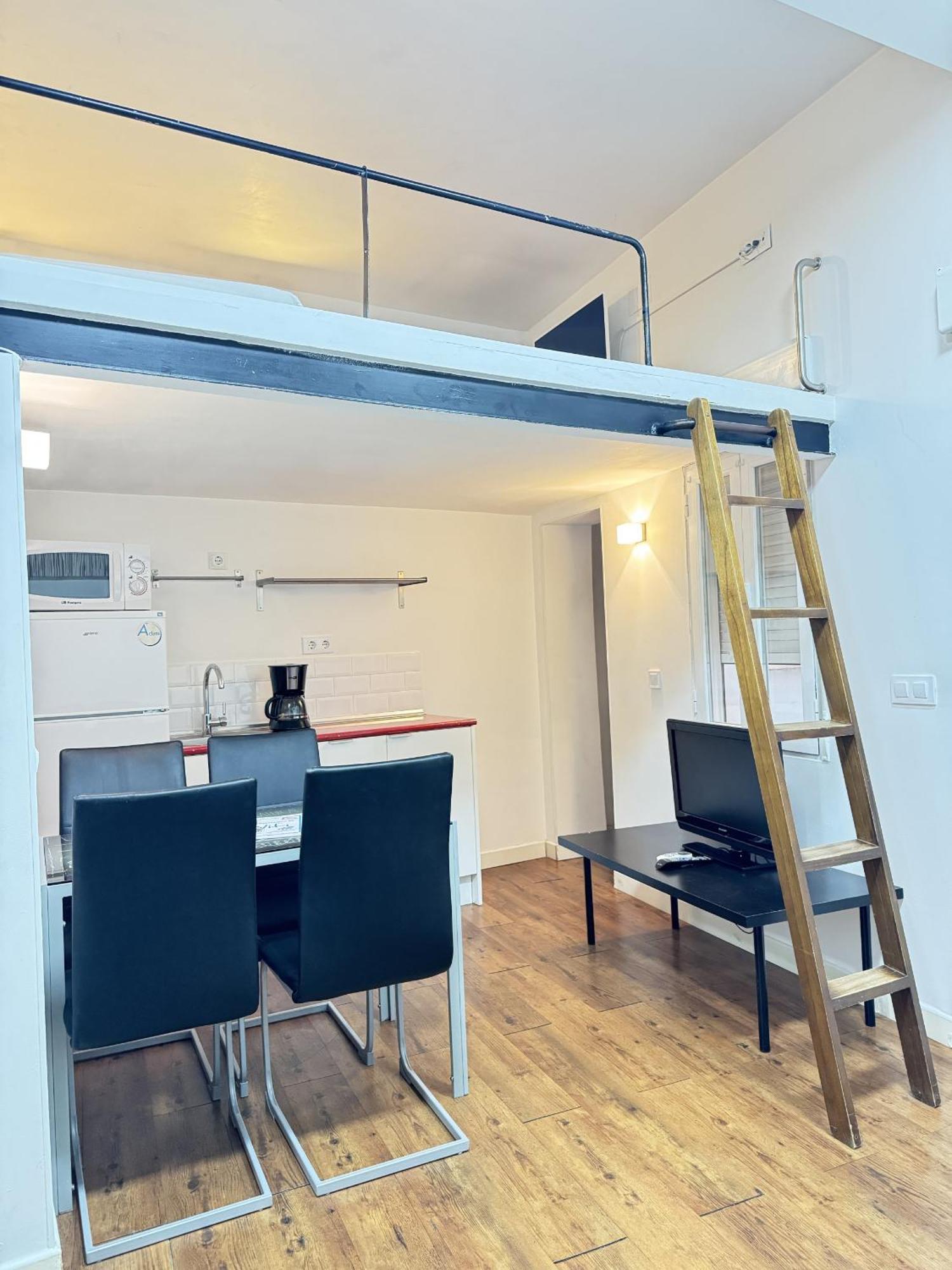 Apartamentos Day Madrid Plaza De Espana Centro Gran Via Sol Malasana Exteriör bild